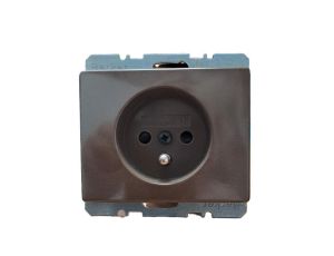 Berker Arsys Gniazdo z uziemieniem z podwyższoną ochroną styków brązowy 6765750001