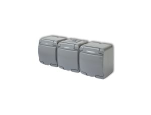 JUNIOR Gniazdo potrójne 3x(z/u) SCHUKO (klapka popielata) popielaty 10GHE-3sp